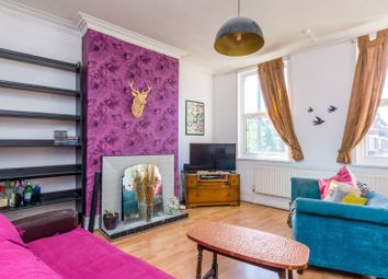 2 Bedrooms Flat to rent in Chiswick High Road, Chiswick W4