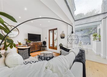 Thumbnail 3 bed flat for sale in Aberdeen Place, London