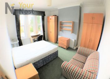 Thumbnail 6 bed property to rent in Kirkstall Lane, Headingley