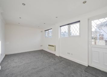 Thumbnail 1 bed flat to rent in Lansdowne Road, South Woodford, London