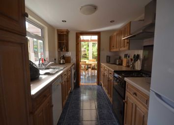 Thumbnail 4 Bedroom Terraced House To Rent In Esstreet Reading Thumbnail 4 Bedroom Terraced House To Rent In Esstreet Reading