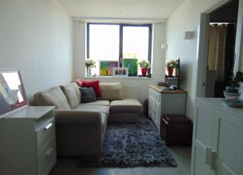1 Bedrooms Flat to rent in Verona Apartments, Wellington Street, Slough SL1