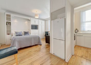 Thumbnail 1 bed flat to rent in Hill Street, Mayfair