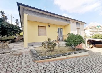 Thumbnail 3 bed detached house for sale in Pescara, Penne, Abruzzo, Pe65017