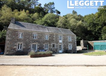 Thumbnail 8 bed villa for sale in Berrien, Finistère, Bretagne