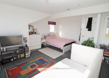 1 Bedrooms  to rent in Room, Stanmore View, Burley LS4