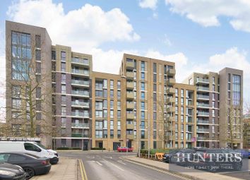 Thumbnail Flat to rent in Queenshurst Square, Kingston Upon Thames