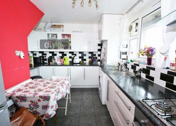 Thumbnail Maisonette to rent in Hobsons Place, London