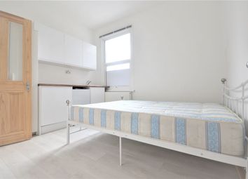 Thumbnail Room to rent in Chatsworth Gardens, London