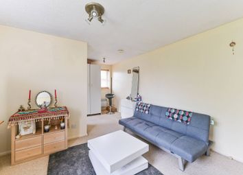 Thumbnail Flat to rent in Chipstead Close, Sutton