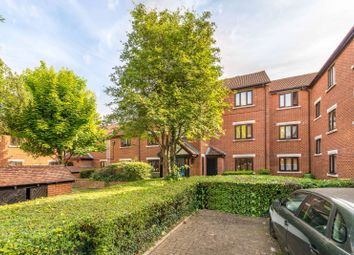 1 Bedrooms Flat for sale in Tawny Close, Feltham TW13