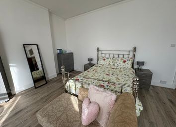 Thumbnail 3 bed shared accommodation to rent in All Bills Included Double Room, Brownlow Road, London