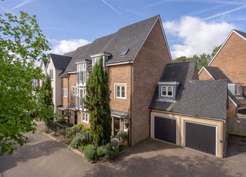 Caberfeigh Close, Redhill RH1, south east england