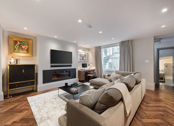 Thumbnail Flat to rent in Palace Gardens Terrace, London