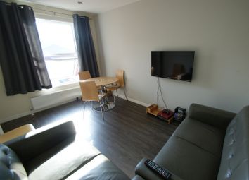 2 Bedrooms Flat to rent in Woodsley Road, Hyde Park, Leeds LS3