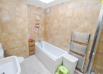 3 Bedrooms Terraced house for sale in Strone Road, Forest Gate E7