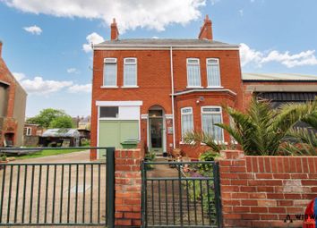 Thumbnail Detached house for sale in Southcliff Road, Withernsea