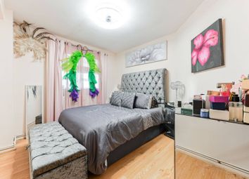 Thumbnail 1 bedroom flat to rent in Oaklands Estate, Clapham, London