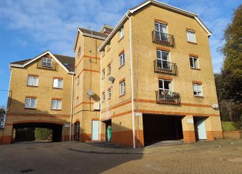 Thumbnail Flat to rent in Mallow Close, Cosham, Portsmouth