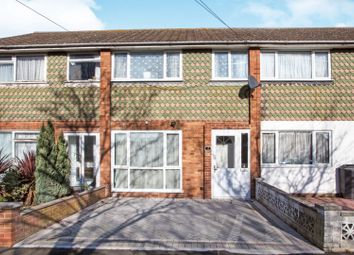 3 Bedrooms Terraced house for sale in Browne Close, Romford RM5