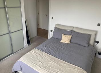 Thumbnail Property to rent in River Front, Enfield