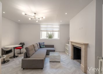 Thumbnail Flat to rent in Sutherland Street, London