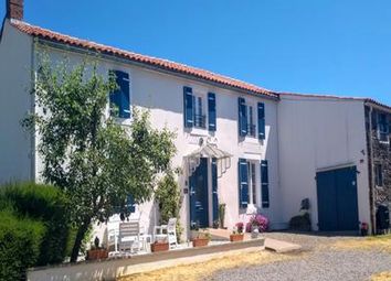 Thumbnail 4 bed property for sale in Fontenay-Le-Comte, Vend&eacute;e, France