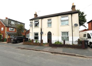 Thumbnail Flat for sale in Moorlands Road, Camberley