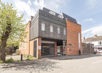 Thumbnail Flat for sale in Arden Grove, Harpenden
