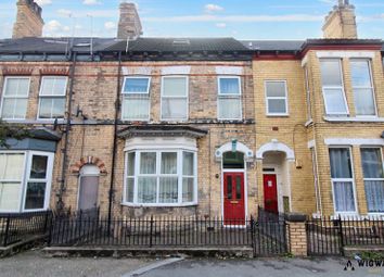 Thumbnail 6 bed property for sale in Albany Street, Hull