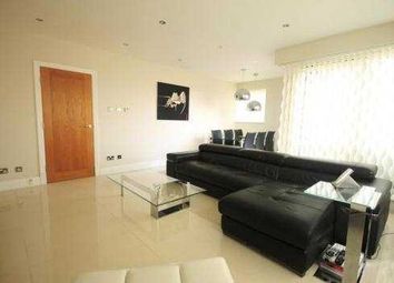 2 Bedrooms Flat to rent in Warren House, Beckford Close, Kensington, London W14