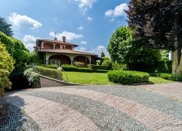 Thumbnail 6 bed villa for sale in 22070, Casnate Con Bernate, Italy