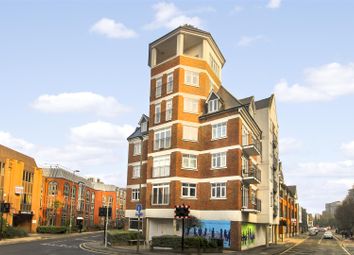 Thumbnail 2 bed flat to rent in Goldsworth Road, Woking