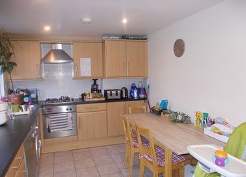 2 Bedrooms Flat to rent in Robinson Road, Colliers Wood, London SW17