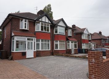 3 Bedrooms Semi-detached house for sale in Thatch Leach Lane, Whitefield, Manchester M45