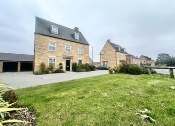 Thumbnail 5 bed detached house to rent in Skylark Way, Witney