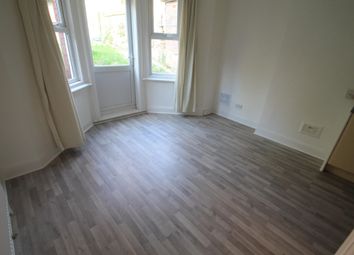Thumbnail 1 bed flat to rent in Crescent Road, Luton