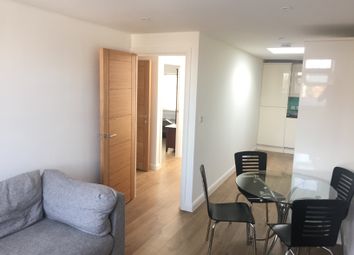 2 Bedrooms Flat to rent in Broadway, London W13