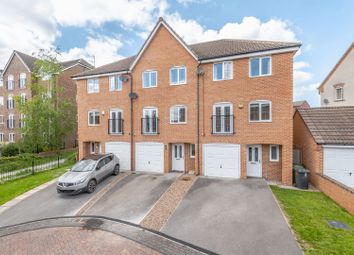 4 Bedrooms Town house for sale in Glade Walk, Leeds LS10