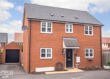 3 Bedrooms Detached house for sale in Tiree Court, Newton Leys, Bletchley, Milton Keynes, Buckinghamshire MK3