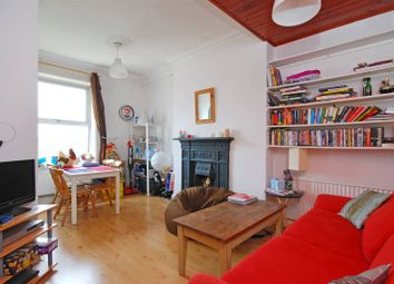 3 Bedrooms Flat for sale in Clapham Common South Side, Clapham, London SW4