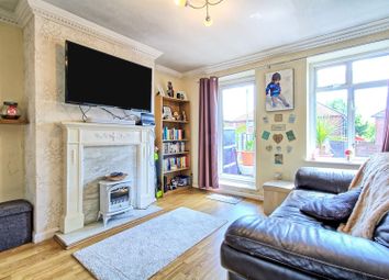 1 Bedrooms Flat for sale in Leyburn Crescent, Romford RM3