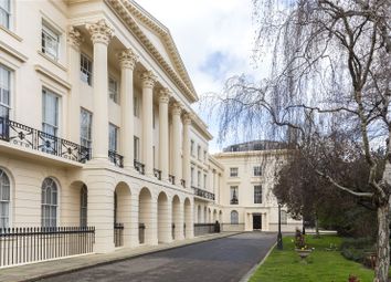 2 Bedrooms Flat for sale in Clarence Terrace, London NW1