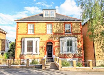 Brentwood - 2 bed flat for sale