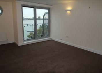 2 Bedrooms Flat to rent in Merbury Close, London SE28