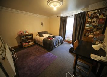 6 Bedrooms  to rent in Richmond Mount, Hyde Park, Leeds LS6