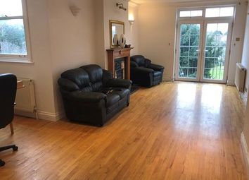 3 Bedrooms Flat to rent in Friern Park, Finchley N12