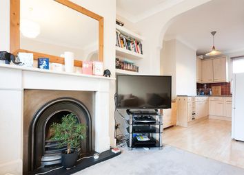 Thumbnail 2 bed flat to rent in Albion Road, London