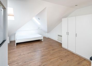 1 Bedrooms Studio to rent in Springfield Road, London N15