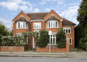 5 Bedrooms Detached house to rent in Howards Lane, London SW15